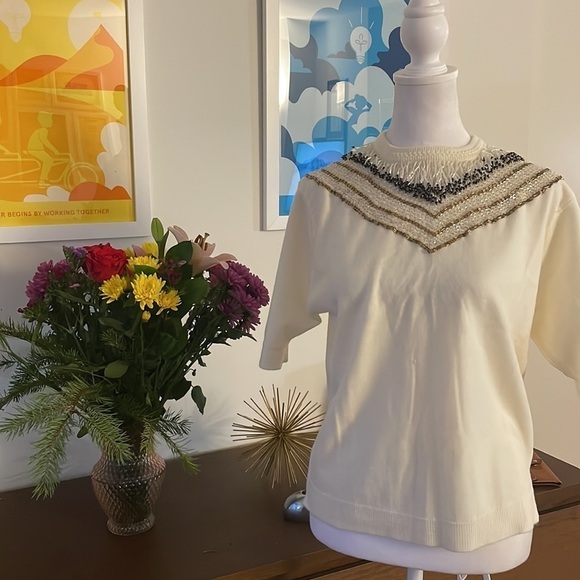 GIGI 100% Wool hand beaded white short sleeve sweater - Picture 3 of 9